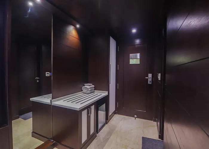 Hotel Godwin Deluxe Near New Delhi Railway Stn Offers Free Airport Pick-Up