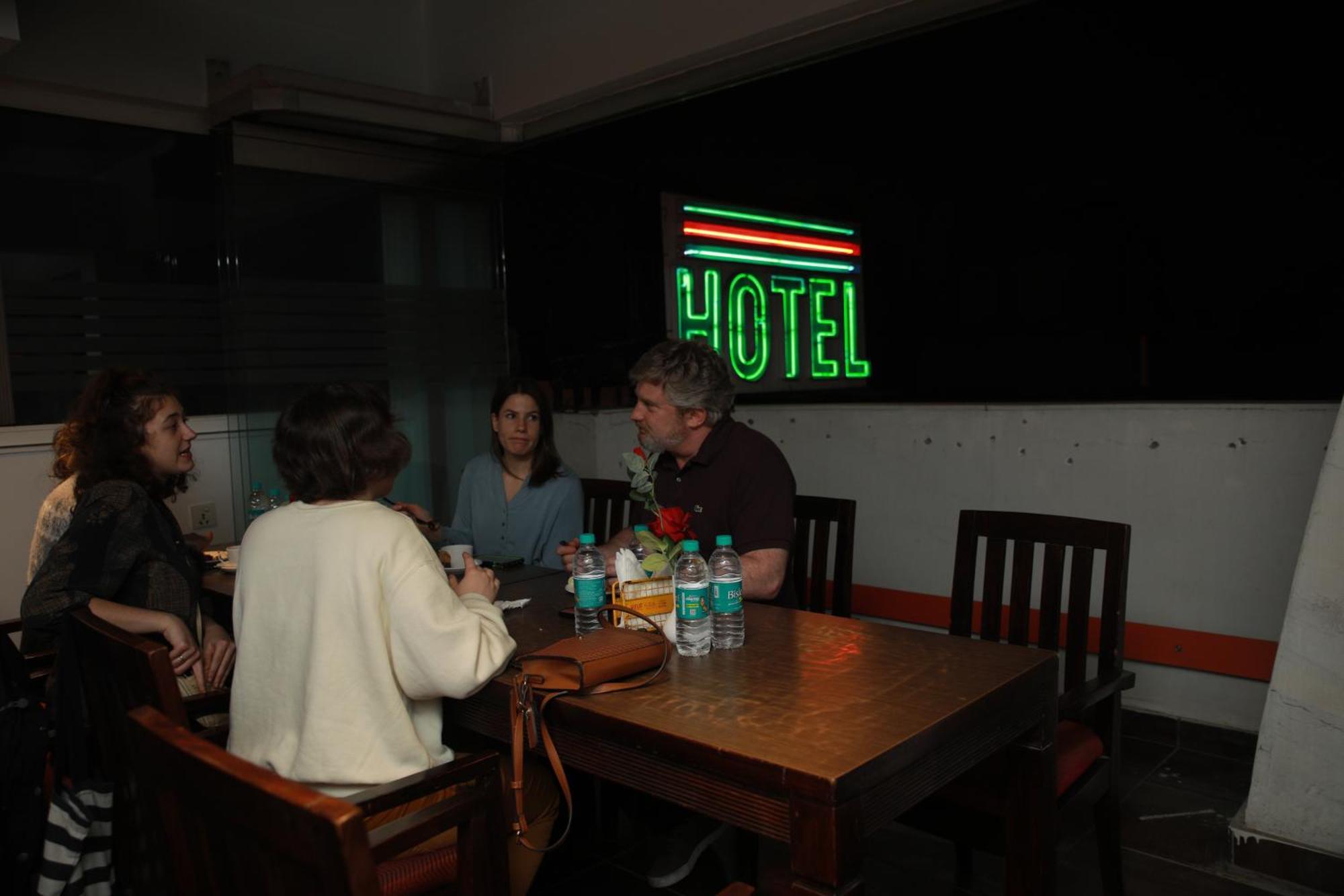 Hotel Godwin Deluxe Near Railway Stn Offers Free Airport Pick-up 4*