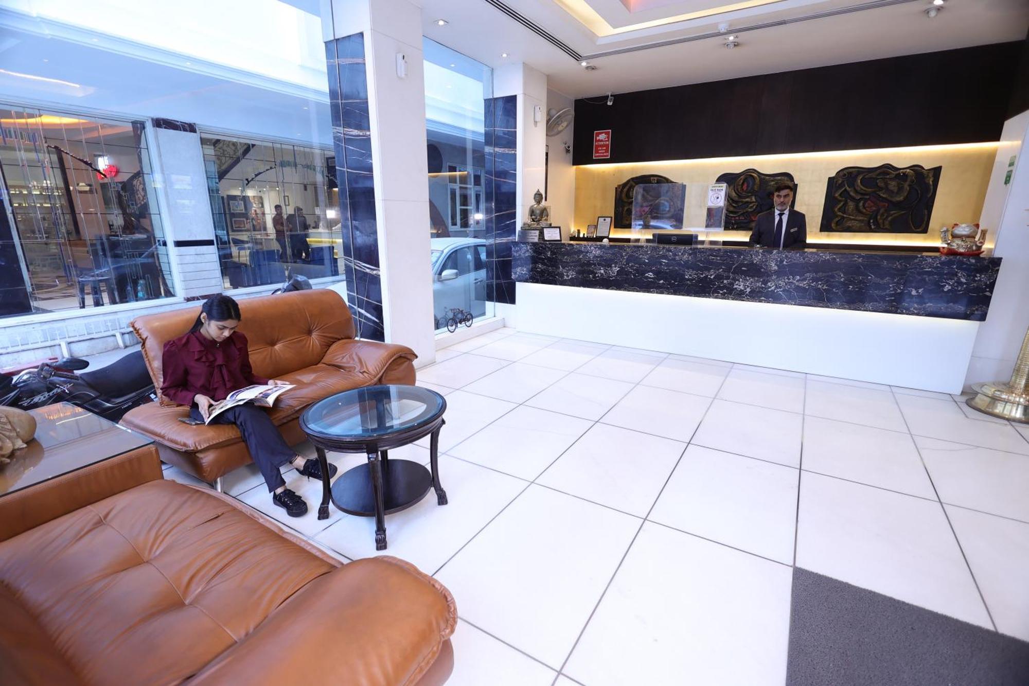 Godwin Deluxe Near Railway Stn Offers Free Airport Pick-up Hotel New Delhi