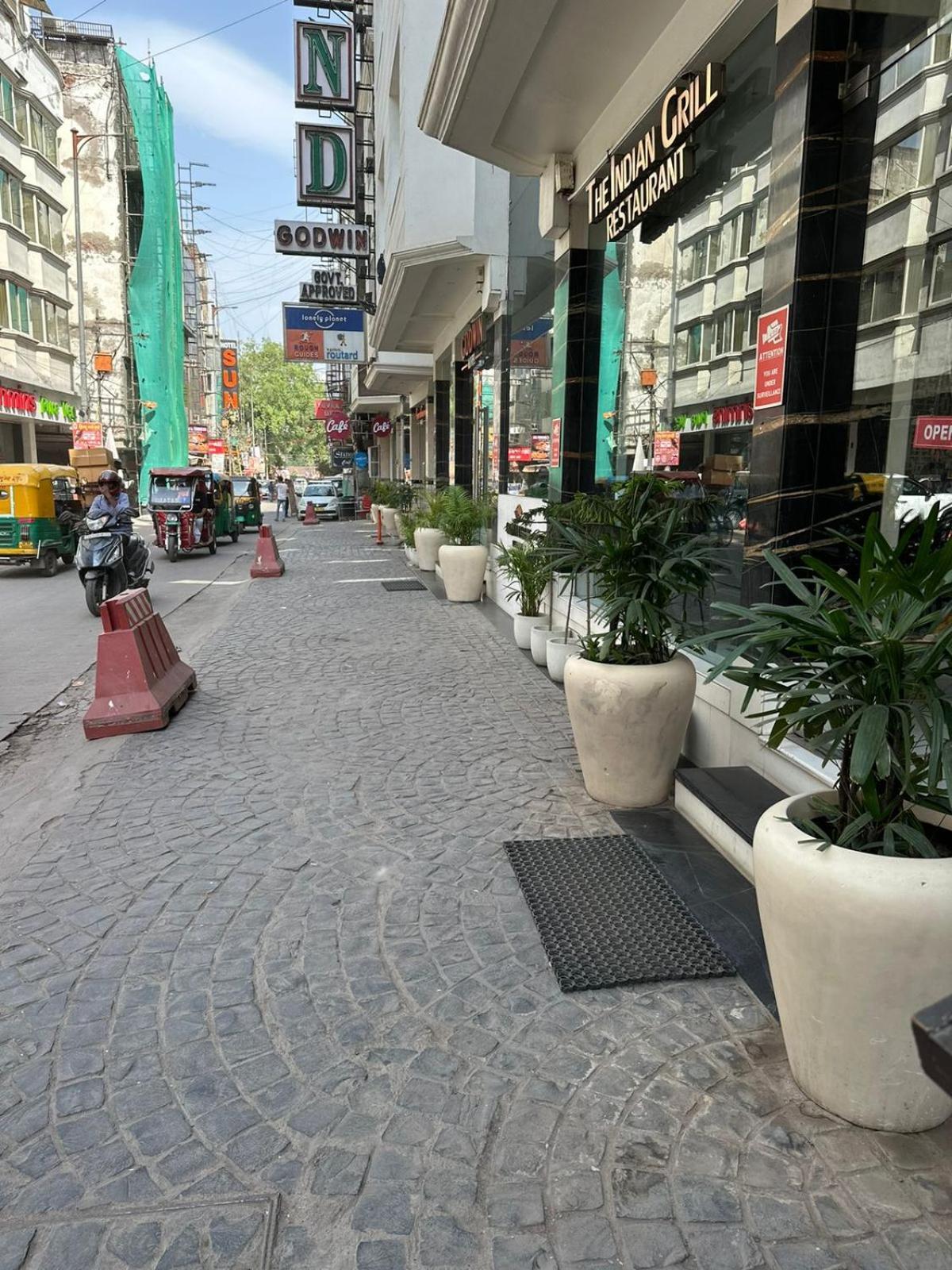 Hotel Godwin Deluxe Near Railway Stn Offers Free Airport Pick-up New Delhi