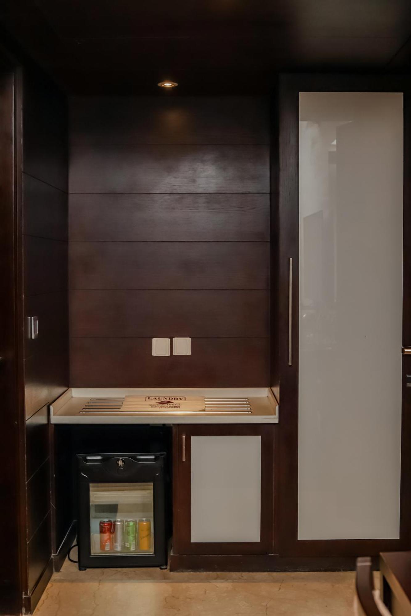 Godwin Deluxe Near Railway Stn Offers Free Airport Pick-up 4* New Delhi