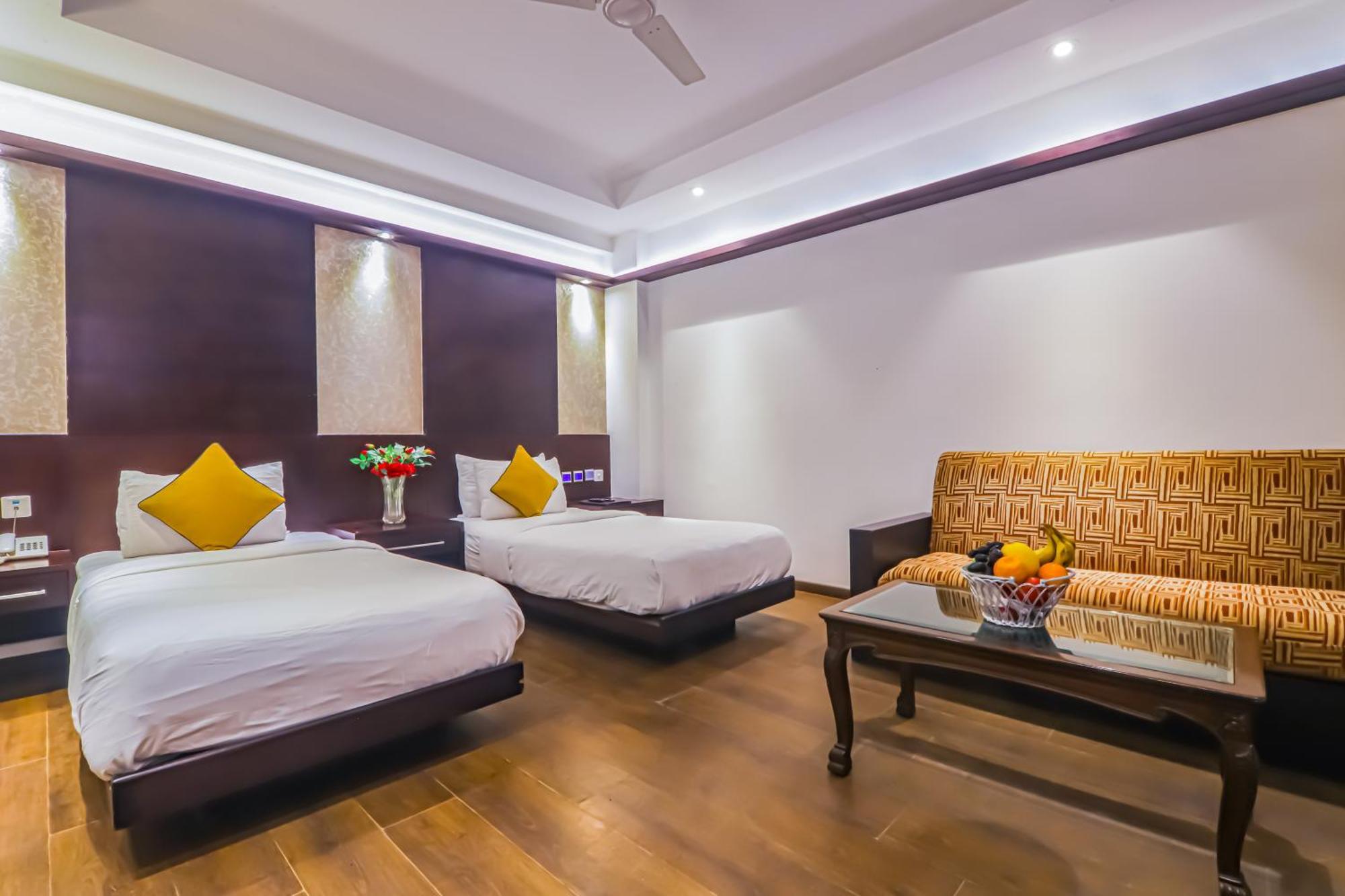Godwin Deluxe Near Railway Stn Offers Free Airport Pick-up New Delhi