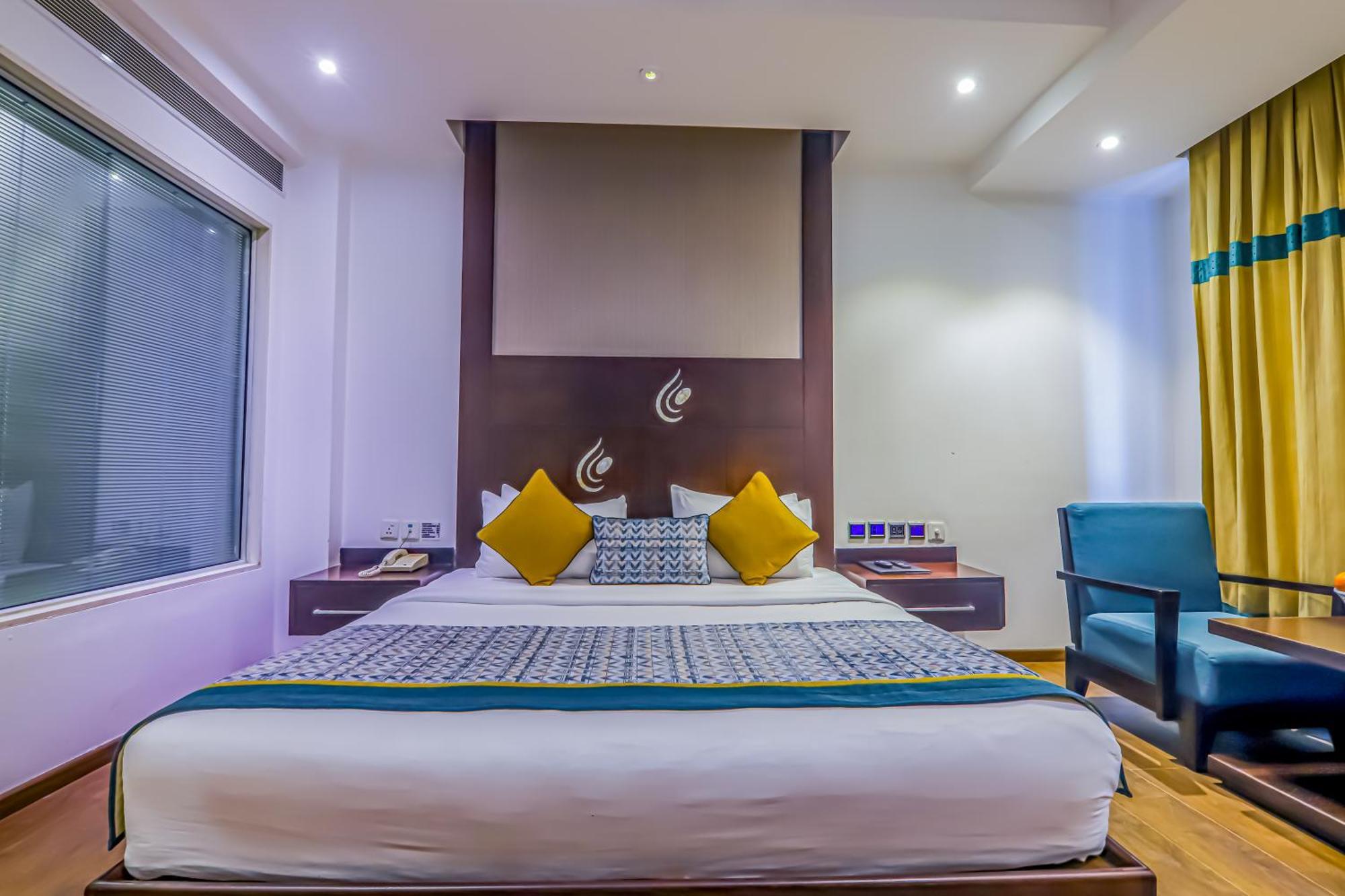 Hotel Godwin Deluxe Near Railway Stn Offers Free Airport Pick-up
